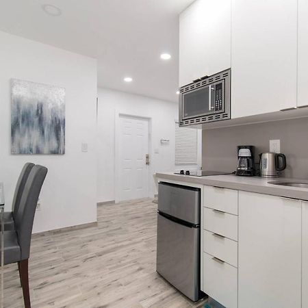 Newly Renovated 1 Bedroom Apt Designer Unit # 3 데이니아 비치 외부 사진