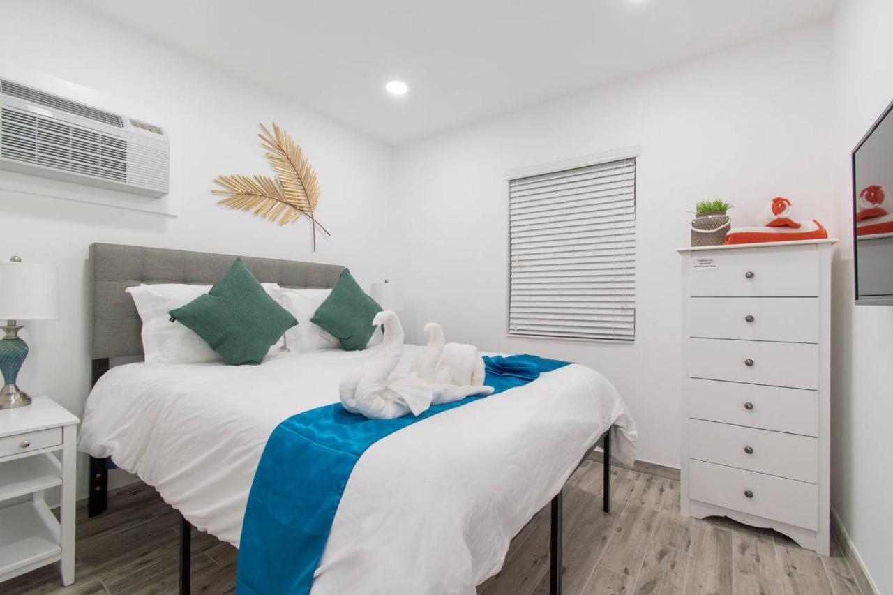 Newly Renovated 1 Bedroom Apt Designer Unit # 3 데이니아 비치 외부 사진
